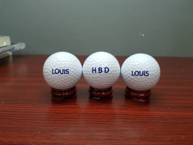 สกรีนลูกกอล์ฟ LOUIS HBD
