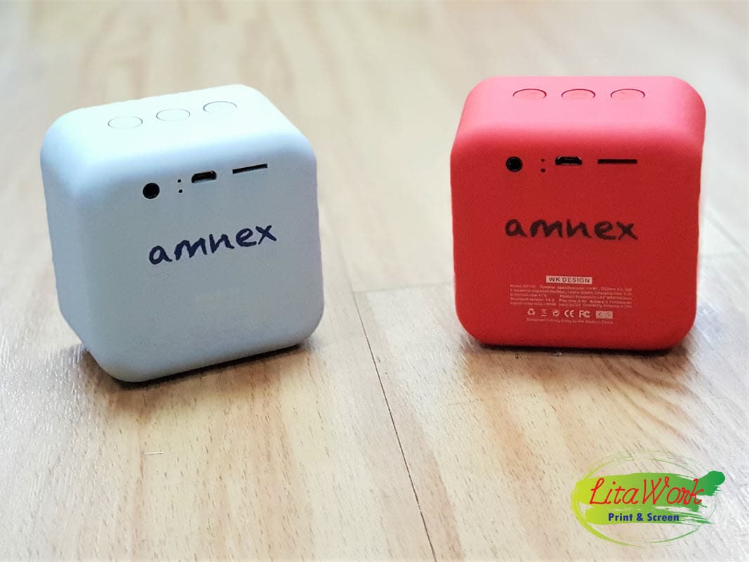 สกรีนลําโพงบลูทูธ amnex | รับสกรีนโลโก้ ราคาถูก ไม่มีขั้นต่ำ 1 ชิ้นก็ทำได้