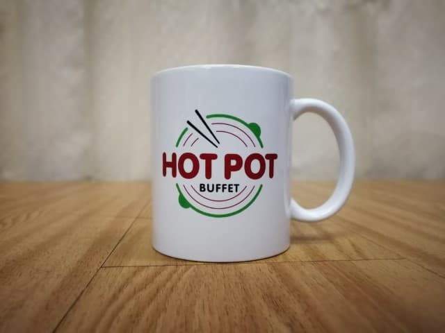 สกรีนแก้วมัคสีขาวโลโก้ HotPot | รับสกรีนโลโก้ ไม่มีขั้นต่ำ 1 ชิ้นก็ทำได้