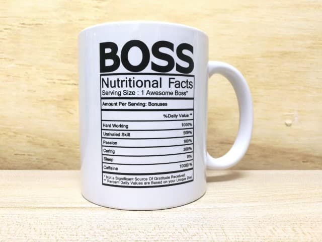 สกรีนแก้วมัคสีขาว ข้อความ Boss | รับสกรีนโลโก้ ไม่มีขั้นต่ำ 1 ชิ้นก็ทำได้