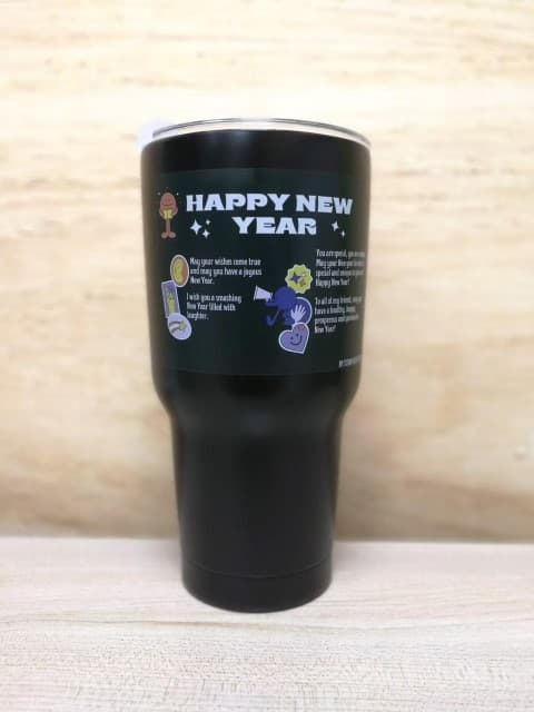 สกรีนแก้ว YETI รูปภาพและข้อความ Happy New Year | รับสกรีนโลโก้ ราคาถูก งานด่วน ไม่มีขั้นต่ำ