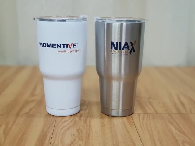 สกรีนแก้ว YETI โลโก้ MOMENTIVE | รับสกรีนโลโก้ ราคาถูก งานด่วน ไม่มีขั้นต่ำ