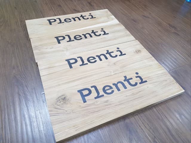 สกรีนไม้ Plenti | รับสกรีนโลโก้ ราคาถูก งานด่วน ไม่มีขั้นต่ำ 1 ชิ้นก็ทำได้