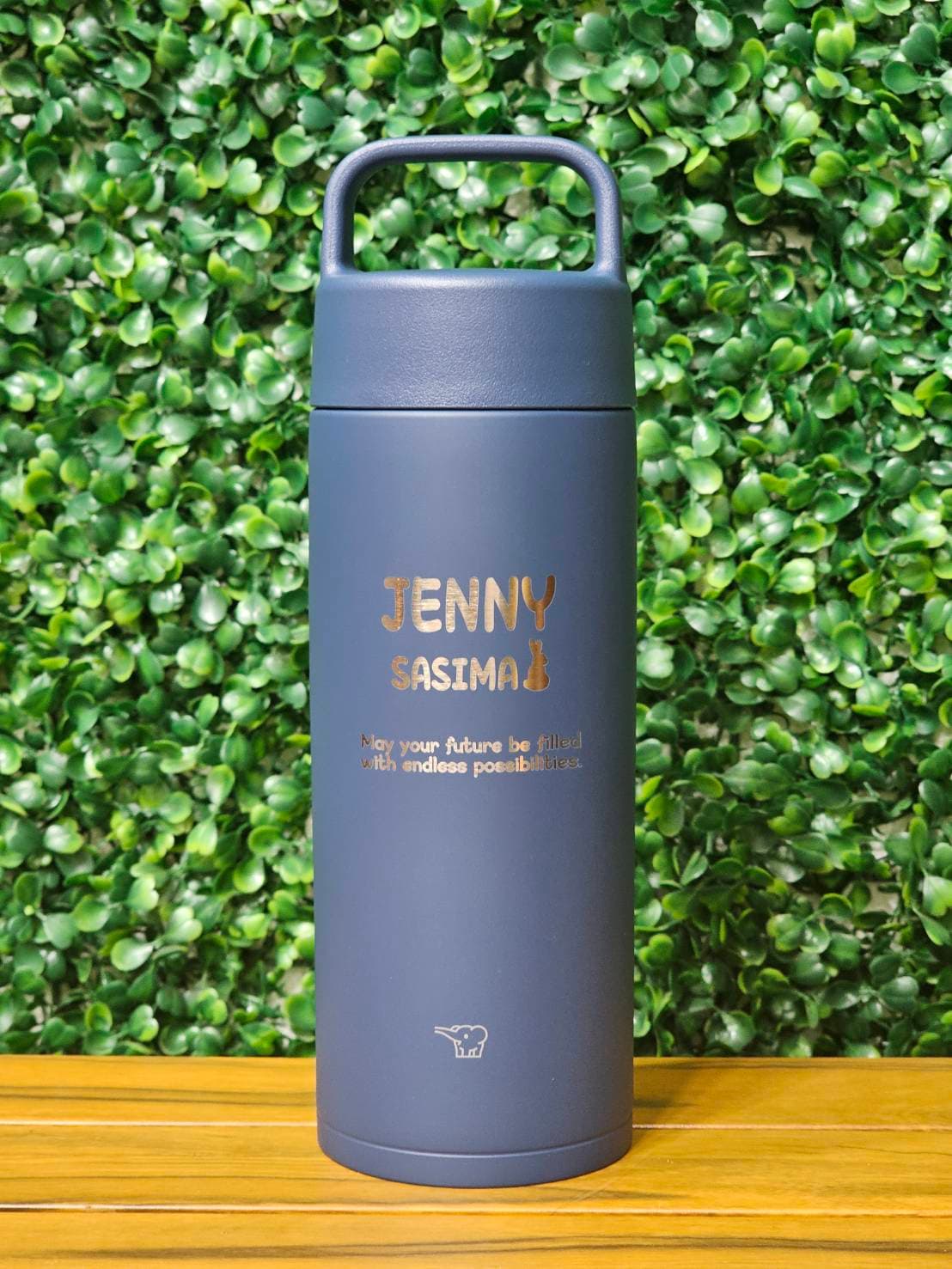เลเซอร์กระบอกน้ำสแตนเลสคุณ Jenny | รับแกะสลักด้วยเลเซอร์ 1 ชิ้นทำได้